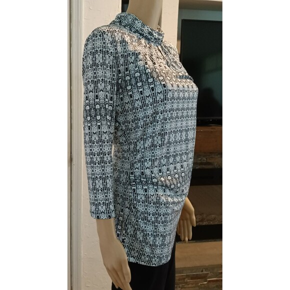 New York & Company Stretch Women's Casual Top Size Medium Modest Office Business - Picture 3 of 6